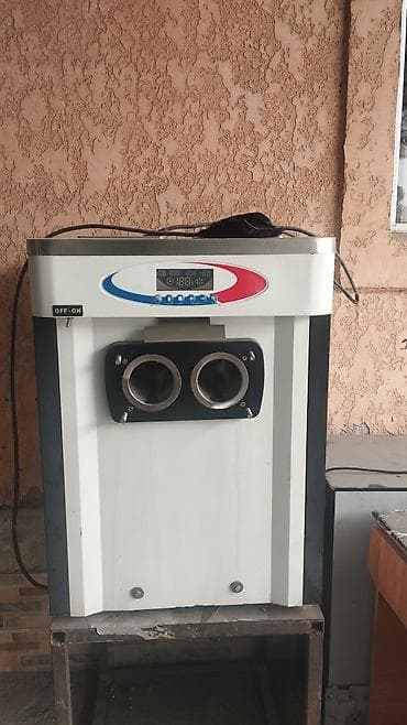 Профессиональная фризерная машина для мягкого мороженого (двухрогая) at lalafo.kg Профессиональная фризерная машина для мягкого мороженого (двухрогая)