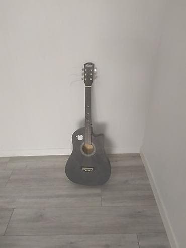Гитара акустическая с чехлом at lalafo.kg Гитара акустическая с чехлом