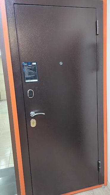 Двери для домов и квартир, Металлическая, цвет - Коричневый at lalafo.kg Двери для домов и квартир, Металлическая, цвет - Коричневый