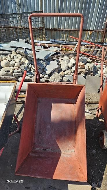 Садово-строительная тачка и тележка, Стальная, Одноколесная at lalafo.kg Садово-строительная тачка и тележка, Стальная, Одноколесная