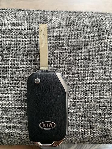 Складной брелок-ключ KIA с выкидным лезвием. Особенности: - lalafo.kg да Складной брелок-ключ KIA с выкидным лезвием. Особенности: -