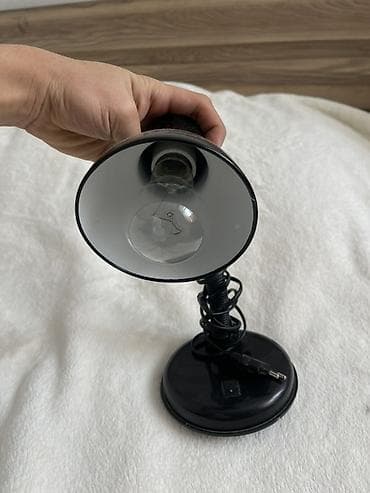 Настольная лампа с гибкой стойкой - Классический черный корпус at lalafo.kg Настольная лампа с гибкой стойкой - Классический черный корпус