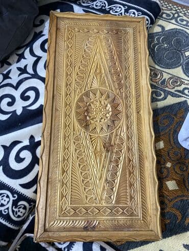 Резной деревянный ларец/шкатулка ручной работы. - Материал: массив at lalafo.kg Резной деревянный ларец/шкатулка ручной работы. - Материал: массив