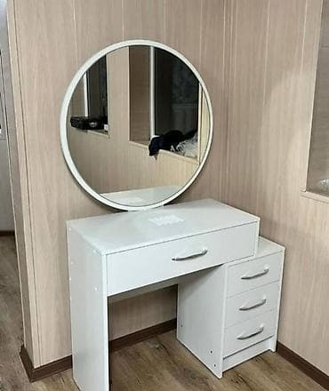 Туалетный столик, Новый, С зеркалом, цвет - Белый, ЛДСП at lalafo.kg Туалетный столик, Новый, С зеркалом, цвет - Белый, ЛДСП