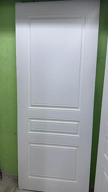 Белое межкомнатное полотно с классическим фрезерованным рисунком at lalafo.kg Белое межкомнатное полотно с классическим фрезерованным рисунком