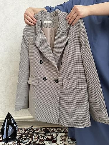 Женский двубортный жакет OH DONNA, размер 48. - Классический принт at lalafo.kg Женский двубортный жакет OH DONNA, размер 48. - Классический принт