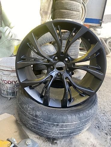 Литые Диски R 20 BMW, 1 шт, отверстий - 5, Б/у at lalafo.kg Литые Диски R 20 BMW, 1 шт, отверстий - 5, Б/у