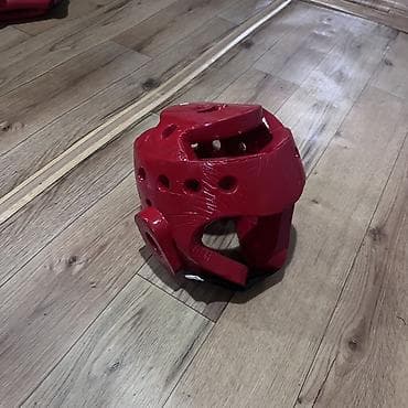 Шлемы для единоборств (таэквондо/карате/кикбоксинг), красный - Тип at lalafo.kg Шлемы для единоборств (таэквондо/карате/кикбоксинг), красный - Тип