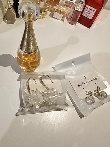 Набор женских бижутерий в подарочной упаковке+ ДУХИ ароматные набор с at lalafo.kg Набор женских бижутерий в подарочной упаковке+ ДУХИ ароматные набор с