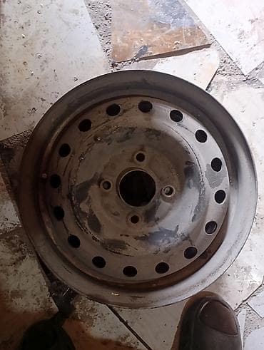 Железные Диски R 15 отверстий - 4 at lalafo.kg Железные Диски R 15 отверстий - 4