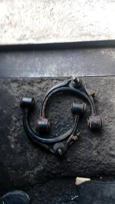 Ленд Крузер 100 рычаг передний верхний at lalafo.kg Ленд Крузер 100 рычаг передний верхний