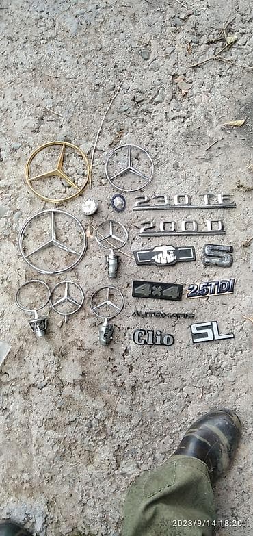 Решетка радиатора Mercedes-Benz 1992 г., Новый, Оригинал at lalafo.kg Решетка радиатора Mercedes-Benz 1992 г., Новый, Оригинал