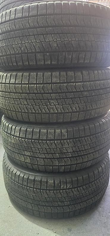 Шины 225 / 50 / R 17, Зима, Б/у, Комплект, Легковые, Япония, Bridgestone at lalafo.kg Шины 225 / 50 / R 17, Зима, Б/у, Комплект, Легковые, Япония, Bridgestone