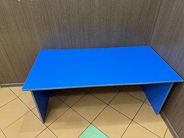 Прямоугольный стол из ЛДСП, цвет — насыщенный синий. Основные at lalafo.kg Прямоугольный стол из ЛДСП, цвет — насыщенный синий. Основные