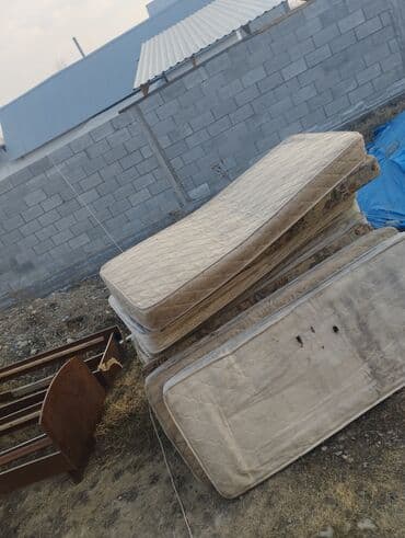 Матрасы пружинные/безпружинные (визуально — тонкие односпальные) и at lalafo.kg Матрасы пружинные/безпружинные (визуально — тонкие односпальные) и