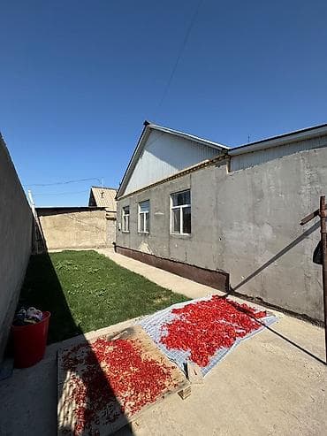 Продаётся частный дом с большим двором и хозяйственными постройками at lalafo.kg Продаётся частный дом с большим двором и хозяйственными постройками