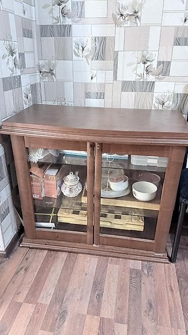 Набор корпусной мебели для гостиной/столовой в классическом стиле at lalafo.kg Набор корпусной мебели для гостиной/столовой в классическом стиле