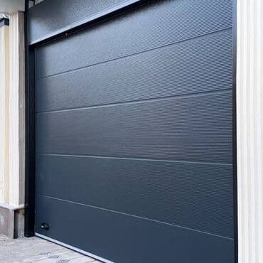 Секционные подъемные ворота для гаража/склада Цена оценивается от at lalafo.kg Секционные подъемные ворота для гаража/склада Цена оценивается от