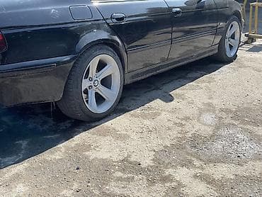 Литые Диски R 18 BMW, Комплект, отверстий - 5, Б/у at lalafo.kg Литые Диски R 18 BMW, Комплект, отверстий - 5, Б/у