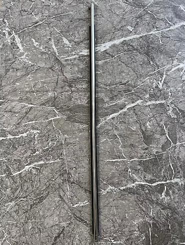 Накладка на дверь Задняя правая Lexus, Б/у, Оригинал at lalafo.kg Накладка на дверь Задняя правая Lexus, Б/у, Оригинал