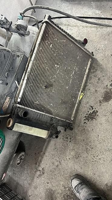 Радиатор охлаждения двигателя для легкового авто. - Тип: алюминиевый at lalafo.kg Радиатор охлаждения двигателя для легкового авто. - Тип: алюминиевый