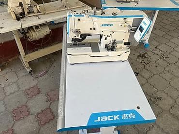 Промышленная швейная машина Jack с плоской платформой. Оборудована at lalafo.kg Промышленная швейная машина Jack с плоской платформой. Оборудована