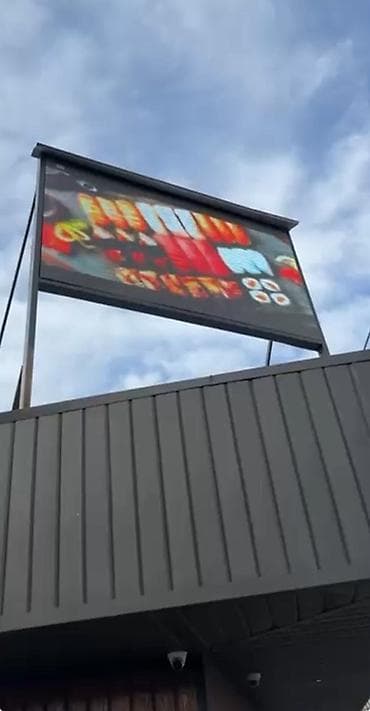 Светодиодный уличный экран/вывеска для фасада - Яркая полноцветная at lalafo.kg Светодиодный уличный экран/вывеска для фасада - Яркая полноцветная