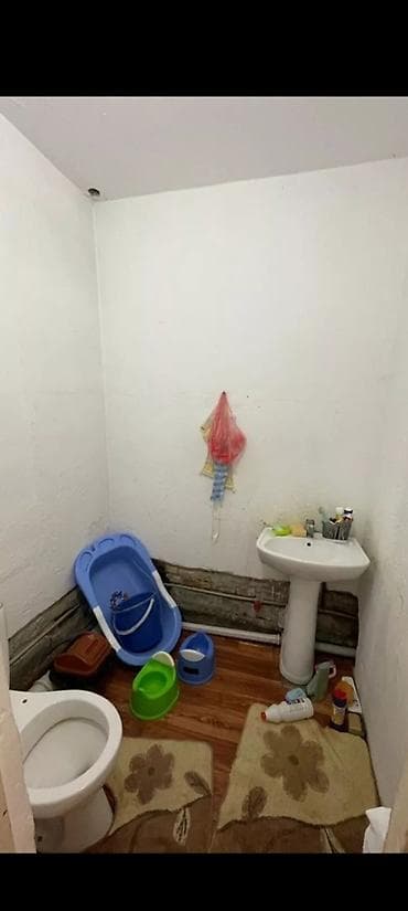 59 м², 3 комнаты, Парковка, Забор, огорожен at lalafo.kg 59 м², 3 комнаты, Парковка, Забор, огорожен