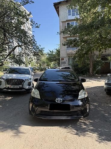 Toyota Prius: 2014 г., 1.8 л, Автомат, Бензин, Седан at lalafo.kg Toyota Prius: 2014 г., 1.8 л, Автомат, Бензин, Седан