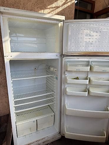 Холодильник Indesit, Двухкамерный at lalafo.kg Холодильник Indesit, Двухкамерный