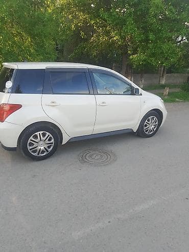 Toyota Ist: 2004 г., Автомат, Бензин, Хэтчбэк at lalafo.kg Toyota Ist: 2004 г., Автомат, Бензин, Хэтчбэк