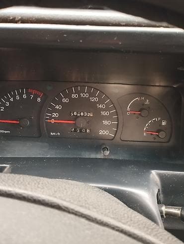 Daewoo Nexia: 2008 г., 1.6 л, Механика, Газ, Седан at lalafo.kg Daewoo Nexia: 2008 г., 1.6 л, Механика, Газ, Седан