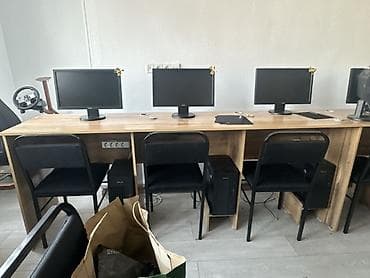 Бычуучу столдор: Компьютердик үстөлү, Текчелери бар lalafo.kg да — 10 Бычуучу столдор: Компьютердик үстөлү, Текчелери бар — 10