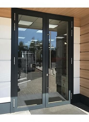 Двери для домов и квартир, Алюминий, Двустворчатая, цвет - Серый at lalafo.kg Двери для домов и квартир, Алюминий, Двустворчатая, цвет - Серый