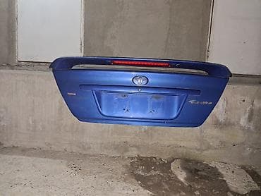 Крышка багажника Toyota, Оригинал at lalafo.kg Крышка багажника Toyota, Оригинал