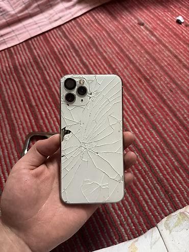 IPhone 11 Pro, 64 ГБ, Серебристый, Чехол at lalafo.kg IPhone 11 Pro, 64 ГБ, Серебристый, Чехол