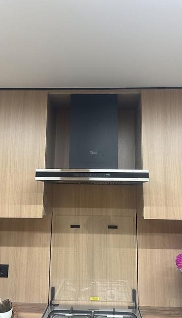 Кухонная вытяжка Midea, встраиваемая в шкаф - Тип at lalafo.kg Кухонная вытяжка Midea, встраиваемая в шкаф - Тип