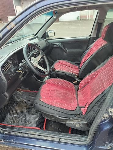 Volkswagen Vento: 1992 г., 2 л, Механика, Газ, Седан at lalafo.kg — 3 Volkswagen Vento: 1992 г., 2 л, Механика, Газ, Седан — 3
