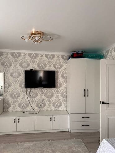 3 комнаты, 45 м², 2 этаж, Евроремонт at lalafo.kg 3 комнаты, 45 м², 2 этаж, Евроремонт