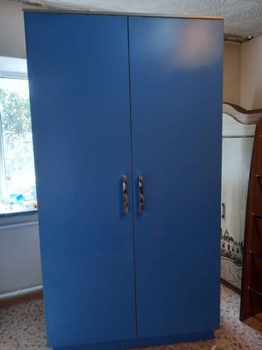 Очень срочно отдам за 10тыс Практичный двухстворчатый шкаф для одежды at lalafo.kg Очень срочно отдам за 10тыс Практичный двухстворчатый шкаф для одежды