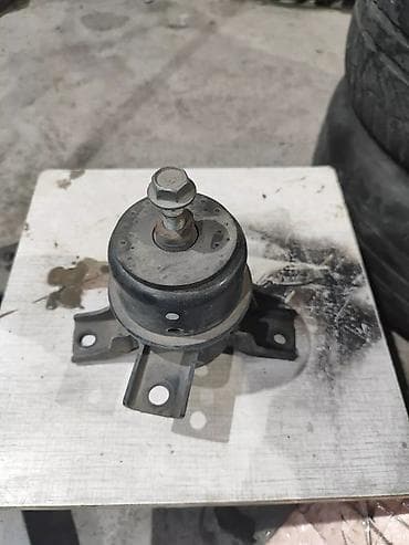 Подушка коробки передач Mitsubishi 2005 г., Б/у, Оригинал, Япония at lalafo.kg Подушка коробки передач Mitsubishi 2005 г., Б/у, Оригинал, Япония