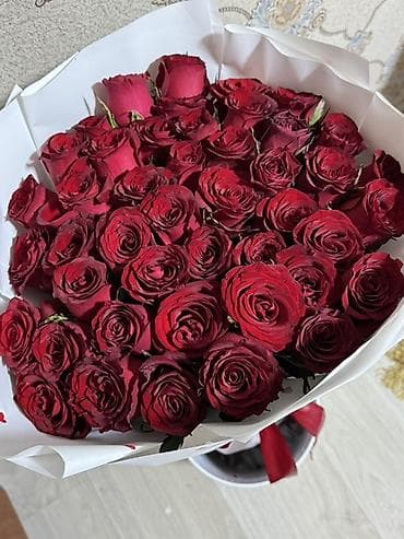 Букет из красных роз Продаю срочно на пол цены купили за 4000 тысяч at lalafo.kg Букет из красных роз Продаю срочно на пол цены купили за 4000 тысяч