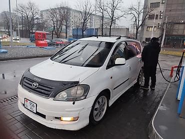Toyota Ipsum: 2001 г., 2.4 л, Автомат, Бензин, Универсал at lalafo.kg Toyota Ipsum: 2001 г., 2.4 л, Автомат, Бензин, Универсал