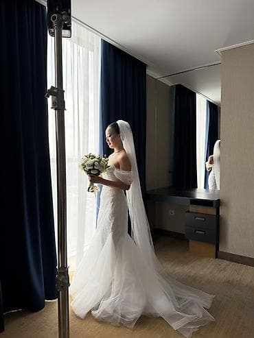 Свадебное платье «рыбка» с длинным шлейфом и фатой Идеальный выбор at lalafo.kg Свадебное платье «рыбка» с длинным шлейфом и фатой Идеальный выбор