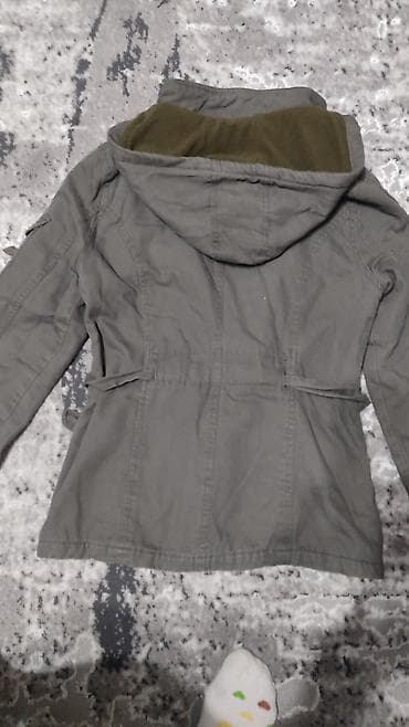 Куртка размер М утепленная хаки( сост.отл) at lalafo.kg Куртка размер М утепленная хаки( сост.отл)