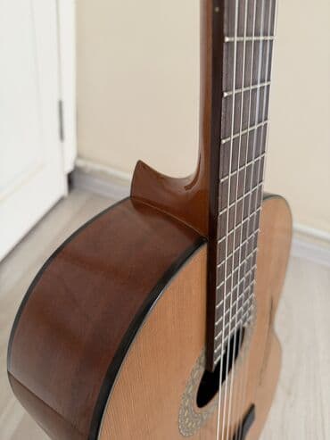 Срочно продается классическая гитара 39 размер советский в отличном at lalafo.kg Срочно продается классическая гитара 39 размер советский в отличном