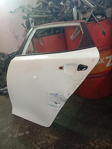 Кабиналар: Эшик Арткы оң Kia lalafo.kg да — 2 Кабиналар: Эшик Арткы оң Kia — 2