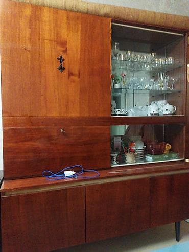 Кире бериш үчүн шкафтар: Продаю два серванта СССР. 6000 сом . по одному 3000 lalafo.kg да — 2 Кире бериш үчүн шкафтар: Продаю два серванта СССР. 6000 сом . по одному 3000 — 2