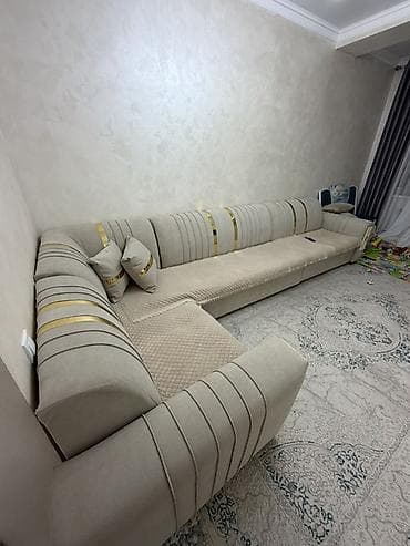Угловой диван, C подушками at lalafo.kg Угловой диван, C подушками
