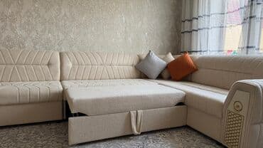 Угловой диван, C подушками at lalafo.kg Угловой диван, C подушками